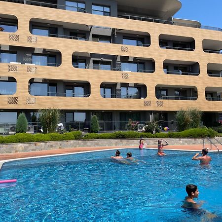 Freddo Apartment - Coral Residence Complex With Parking & Pool Varna Bagian luar foto