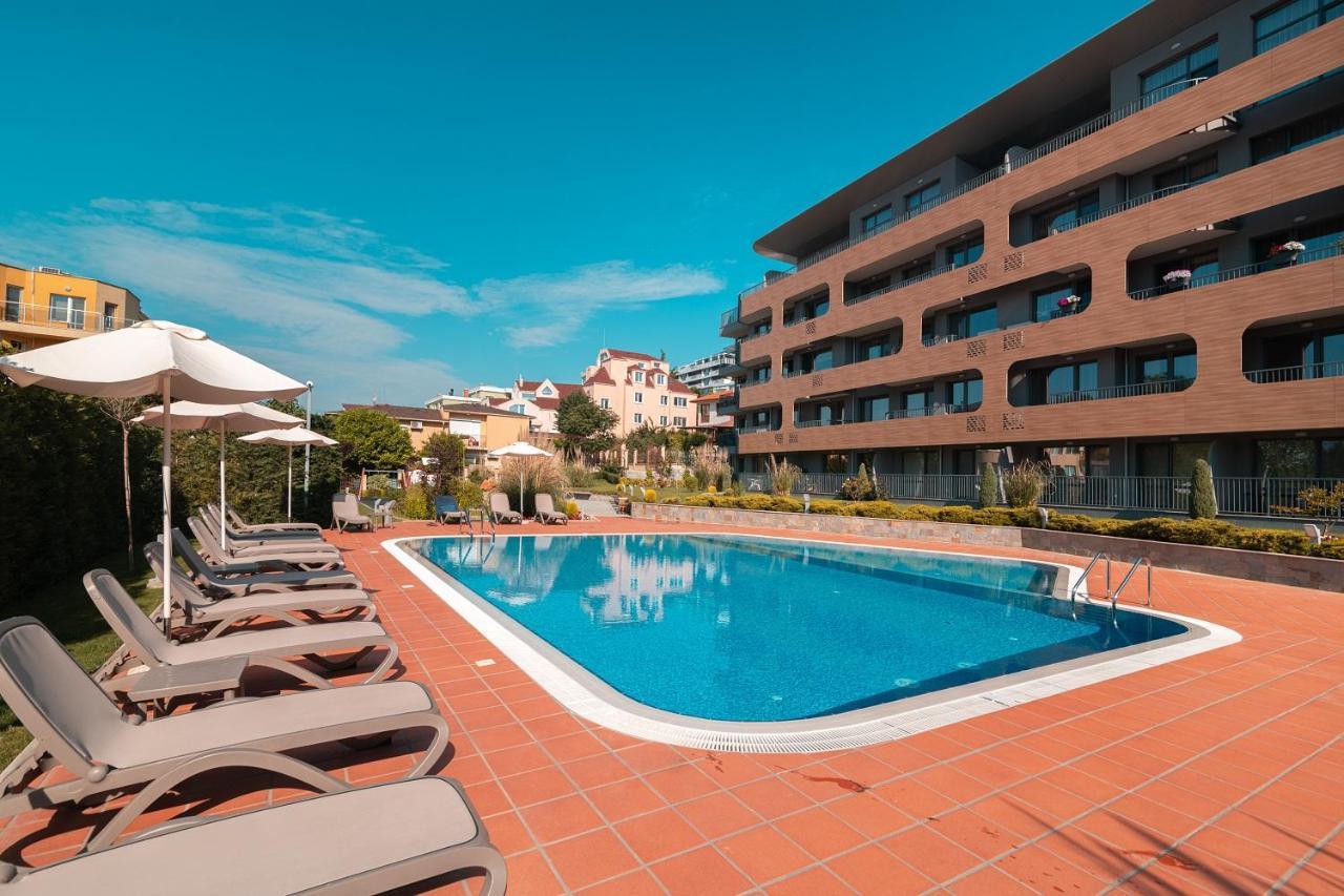 Freddo Apartment - Coral Residence Complex With Parking & Pool Varna Bagian luar foto