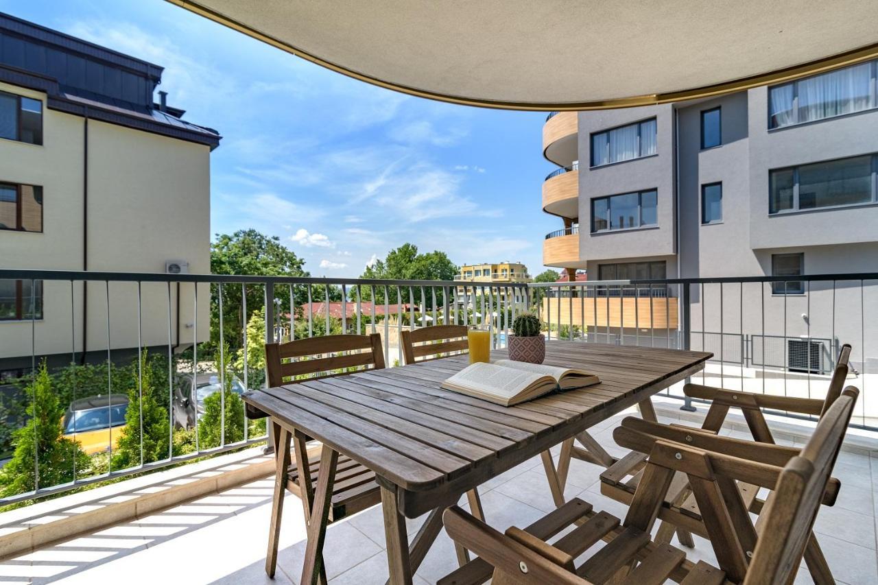 Freddo Apartment - Coral Residence Complex With Parking & Pool Varna Bagian luar foto