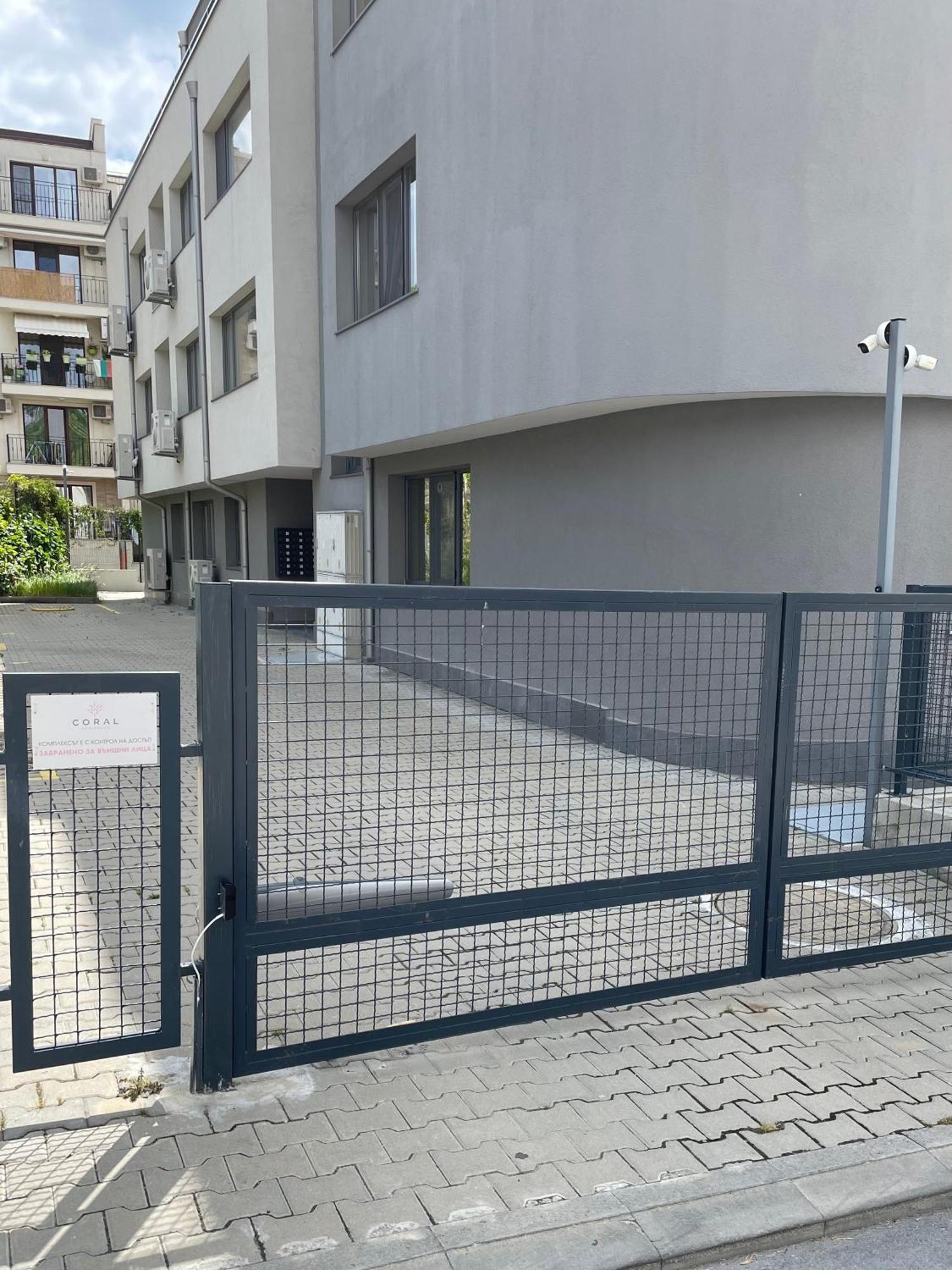 Freddo Apartment - Coral Residence Complex With Parking & Pool Varna Bagian luar foto